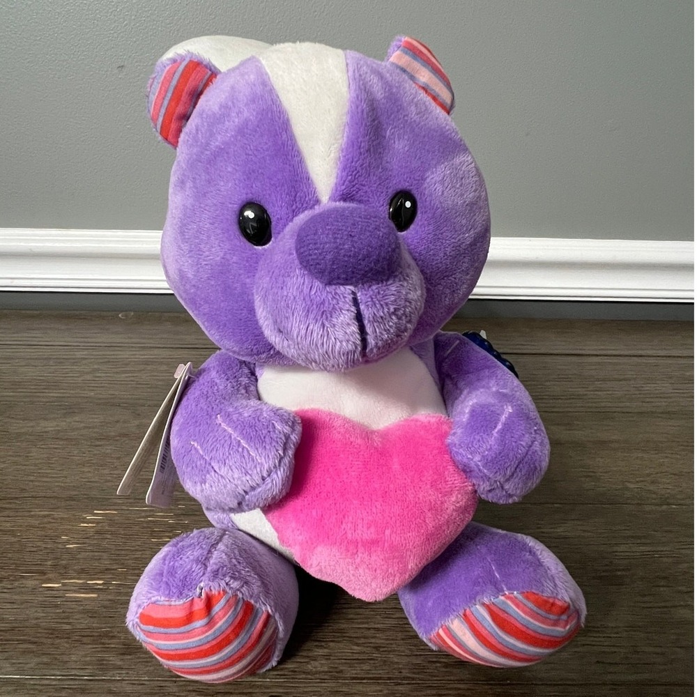 Applause With Love Purple Skunk Plush Pink Heart Stuffed Animal NWT Valentine